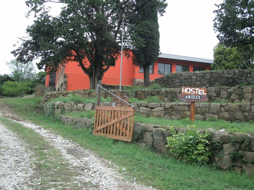 Hostel Aneley Tanti Ngoại thất bức ảnh