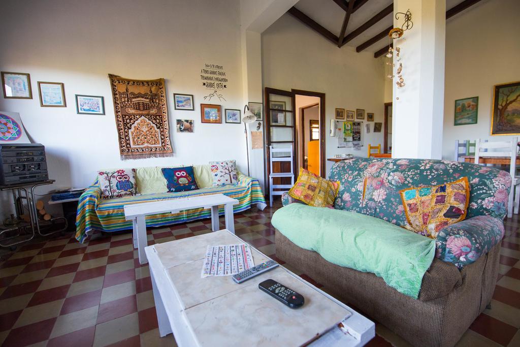 Hostel Aneley Tanti Ngoại thất bức ảnh