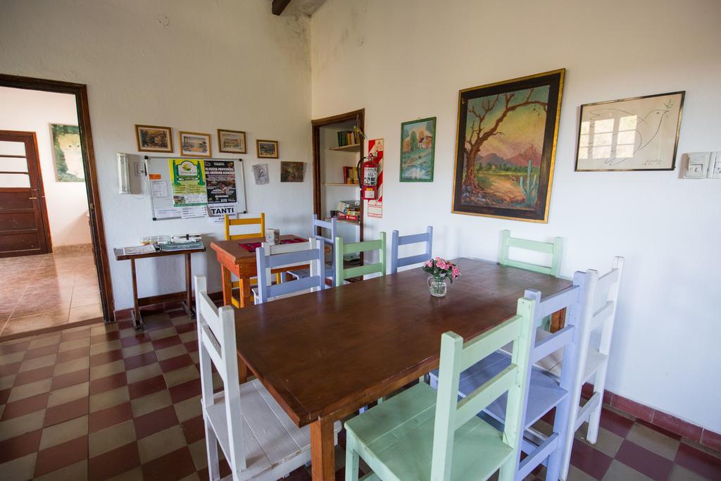 Hostel Aneley Tanti Ngoại thất bức ảnh